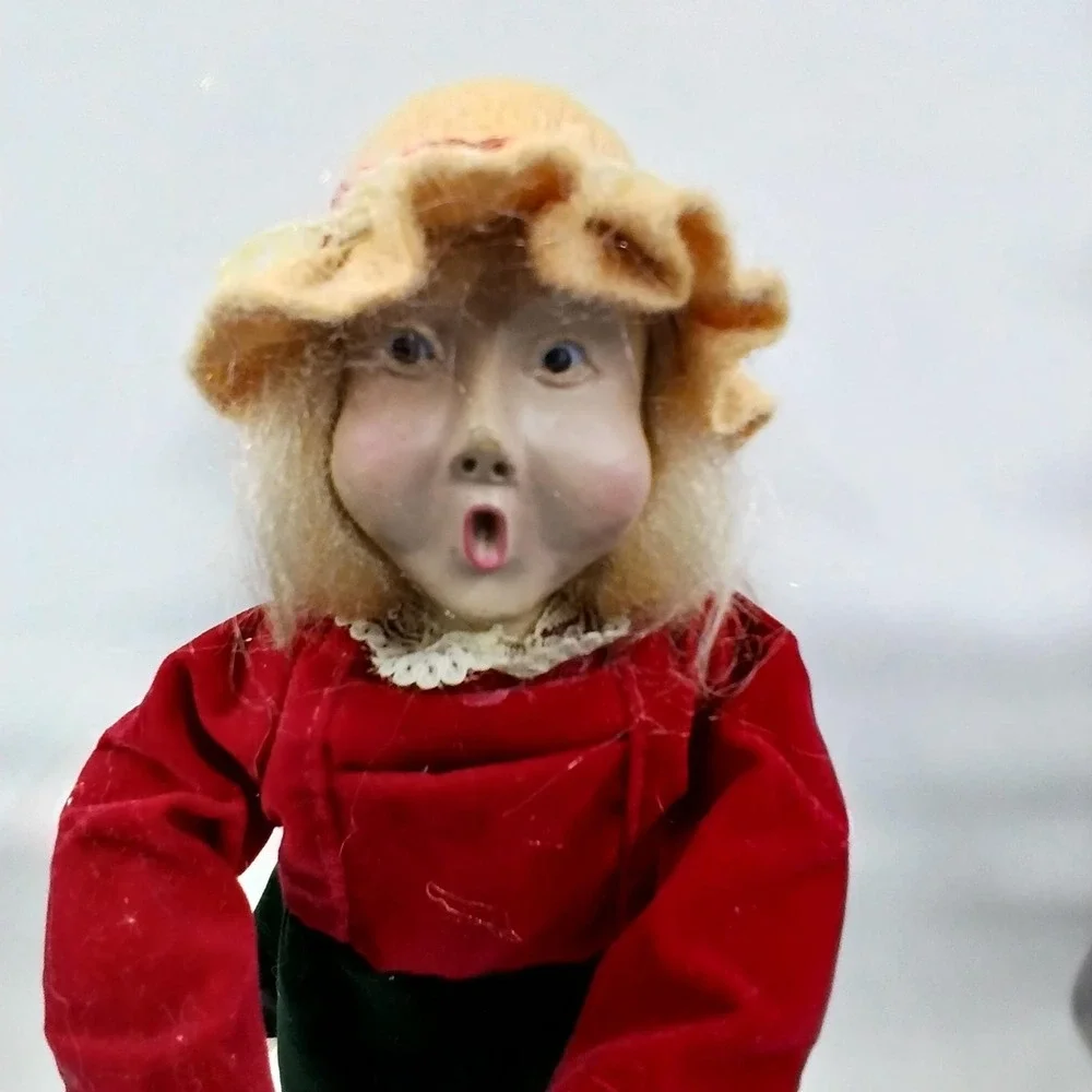 Vintage Christmas Caroler Girl Doll Red Green Velvet Dress‎ Holiday Wooden Base